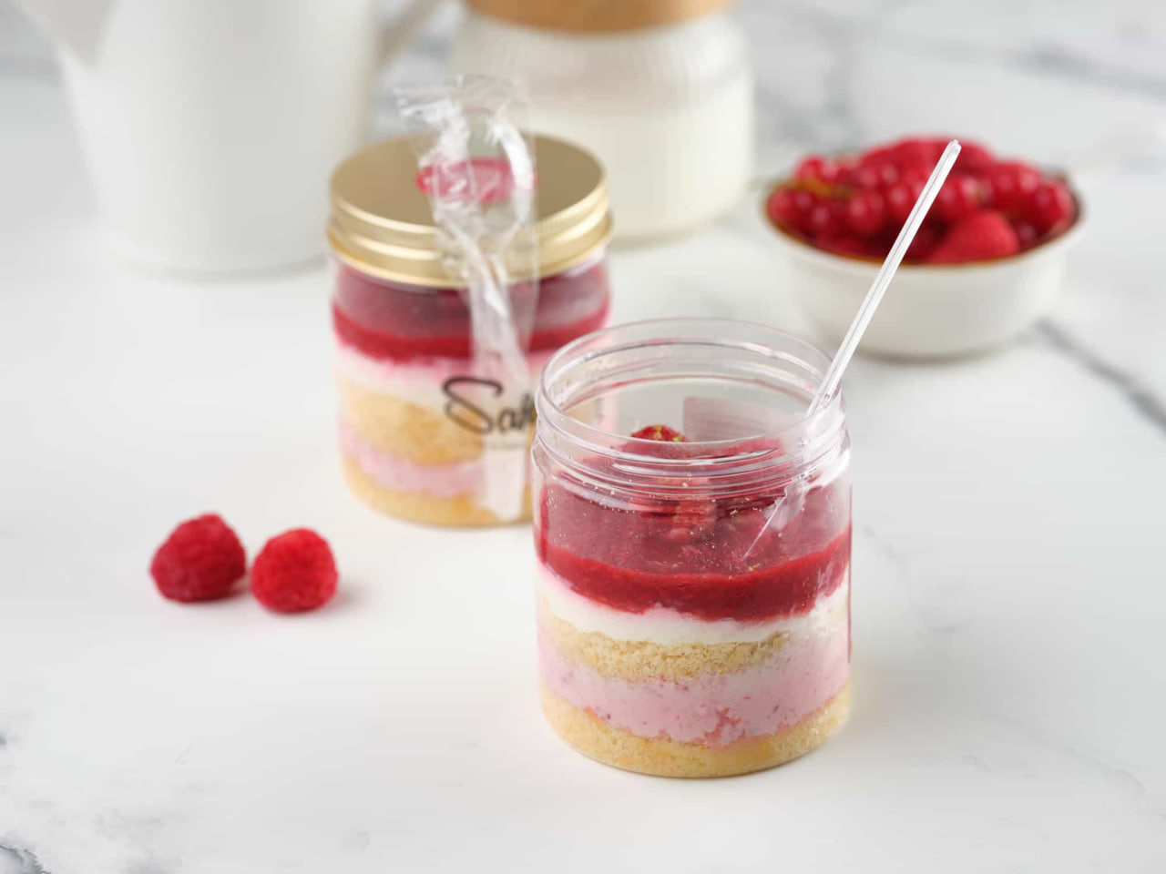 Пирожное Ягодный лабне