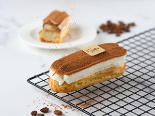 Эклер тирамису